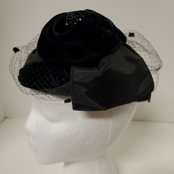 Vintage Whittall & Javits Black Hat  Ribbon Netting Velvet Flower - Picture 4 of 8